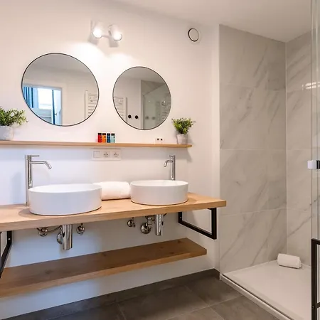 Apartmán Brand New With Two Sunny Terraces And Private Parking *