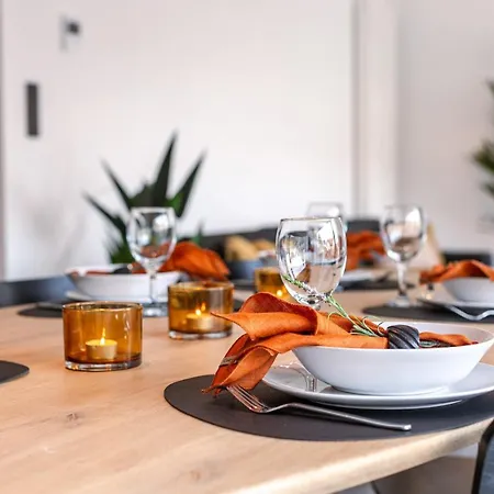 Brand New With Two Sunny Terraces And Private Parking 公寓 *